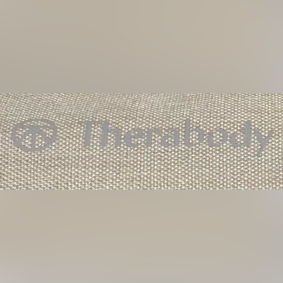 United Airlines Polaris Class Therabody Crossbody Inflight Amenity Bag - Picture 14 of 15